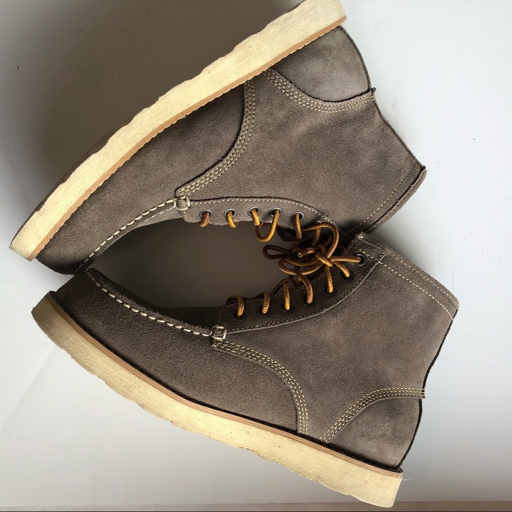 Eastland Grey Suede Boots